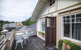Kotoisa asunto Museon pihapiirissä Rautalammilla